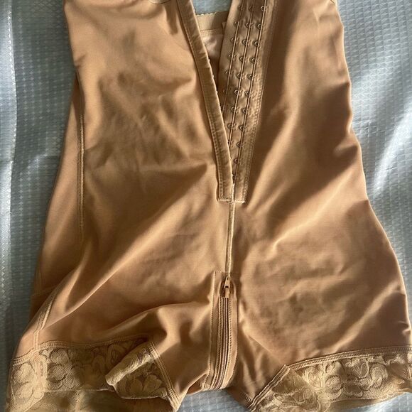 SHEIN Womens Tummy Control Shapewear Shorts High Waisted Bodysuit Beige Size M - Picture 2 of 3